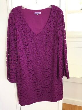 TRINA TURK Lace Shift Dress Bell Sleeves V Neck Magenta Size Medium